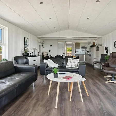 Holiday home 3 Bedroom Amazing In Hurup Thy